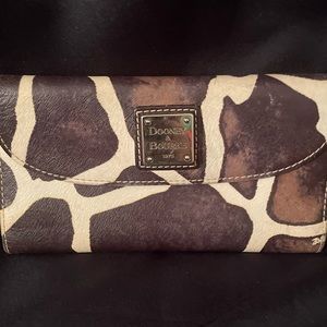 GOOD condition Dooney & Bourke wallet